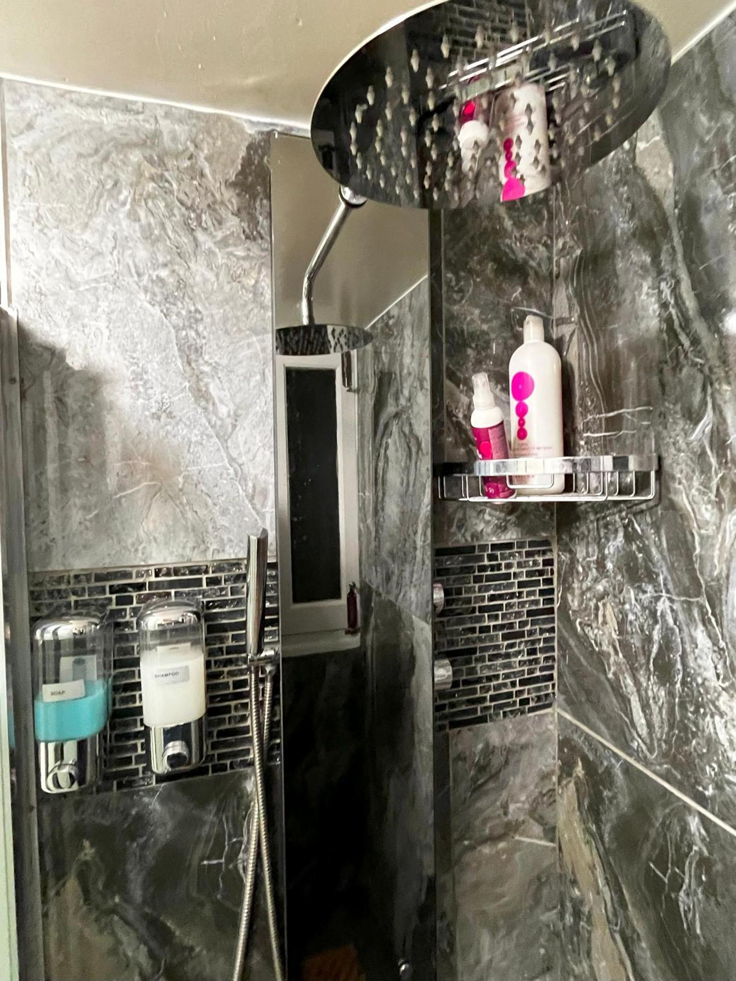 Xanthis Hostel Nicosia City Centre מראה חיצוני תמונה